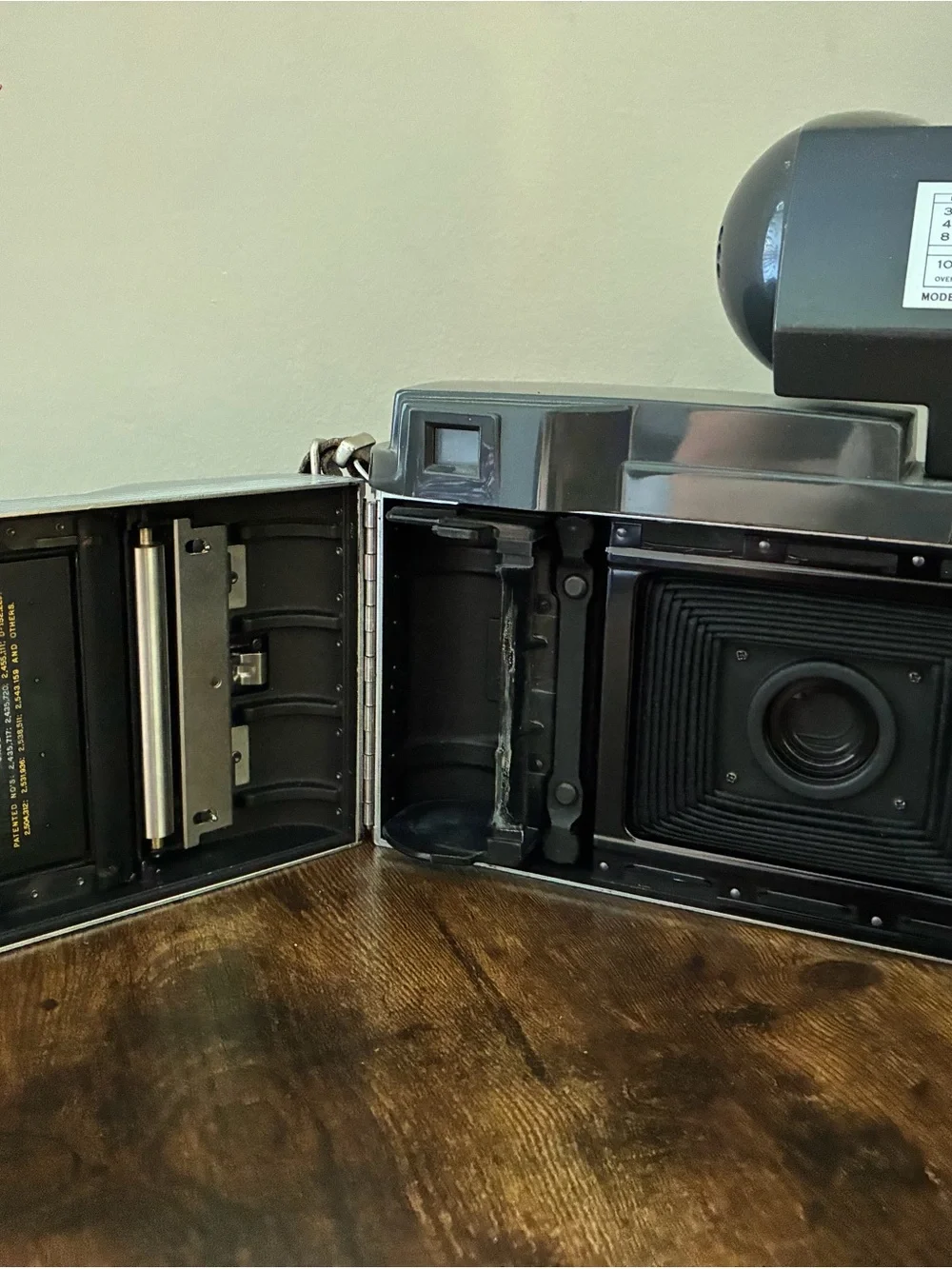 Polaroid Vintage Model 900 Electic Eye Land Camera Set w/ Leather Carrying Case